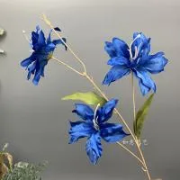 лилия тройная синий