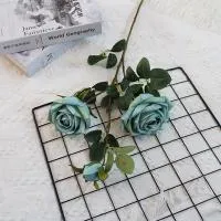 кустовая роза три шт на ветке серо-голубая