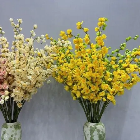 ветка глицинии фиолетовый