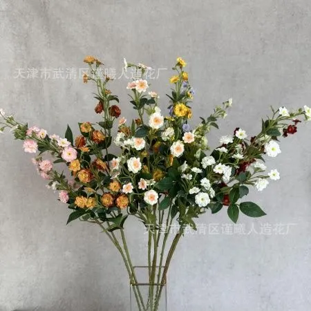 мелкоцвет с зеленью белый