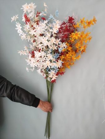 пышная ветка айвори