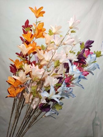 ветка магнолии кремовый