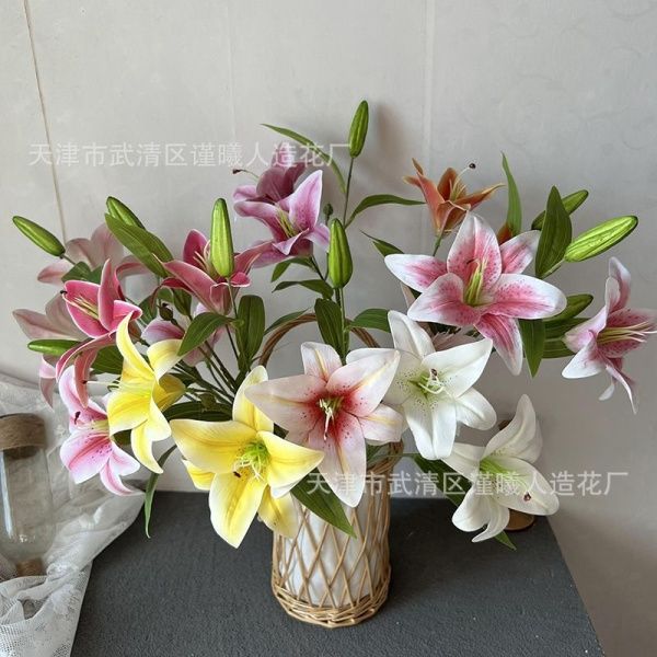 лилия 3D белая